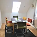 Appartement Arena *